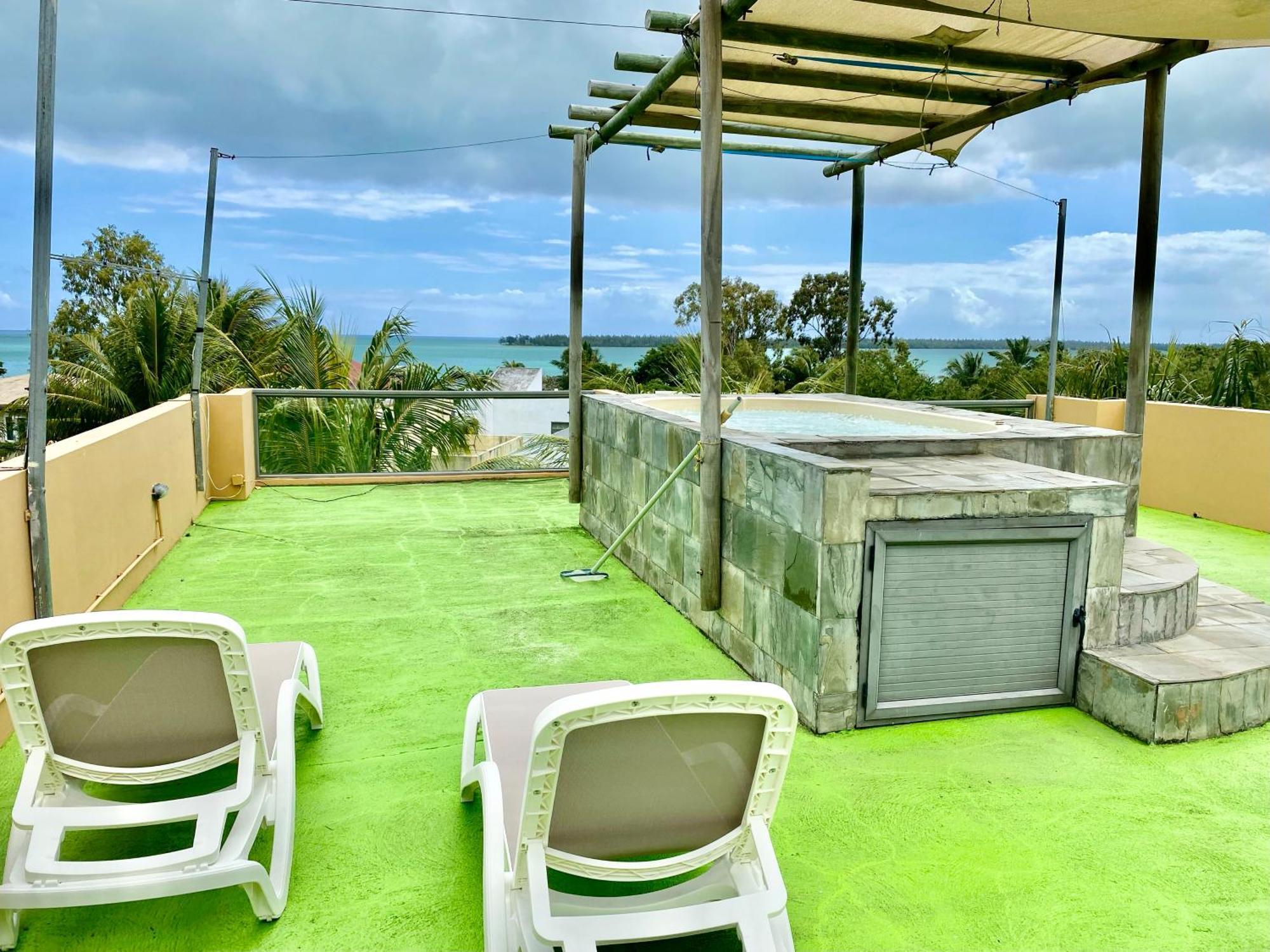 Luxe Exotica Apartments La Gaulette Bagian luar foto