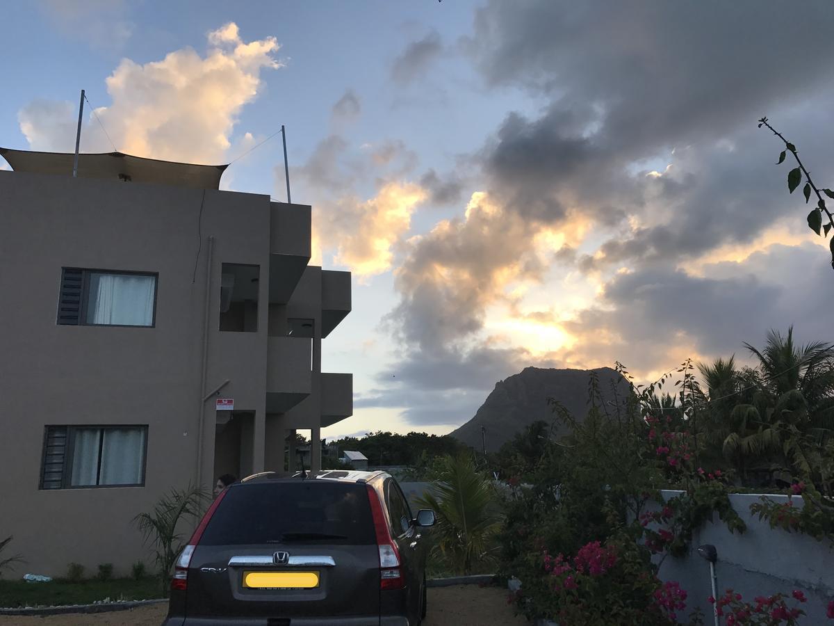 Luxe Exotica Apartments La Gaulette Bagian luar foto