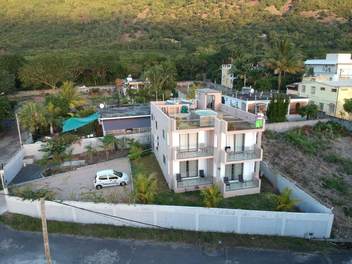 Luxe Exotica Apartments La Gaulette Bagian luar foto